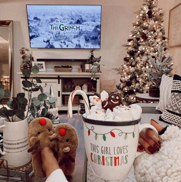 Victoria's Wardrobe & Closet 🌻🦋🌸 - Picture 9 of 9